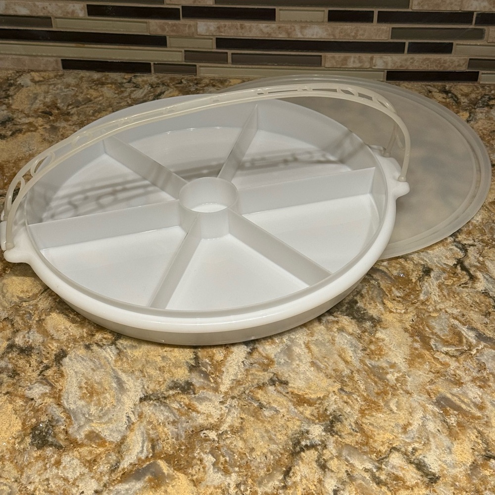 Vintage Tupperware COMPLETE with Handle and Lid Divided Serving Snack Tray 405-1